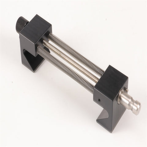 T82 Adjustable Holder
